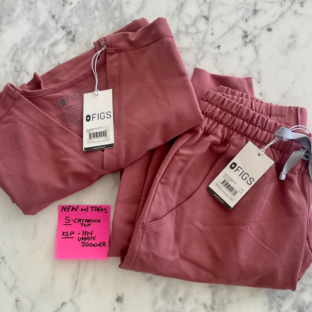 New w Tags Mauve FIGS Set